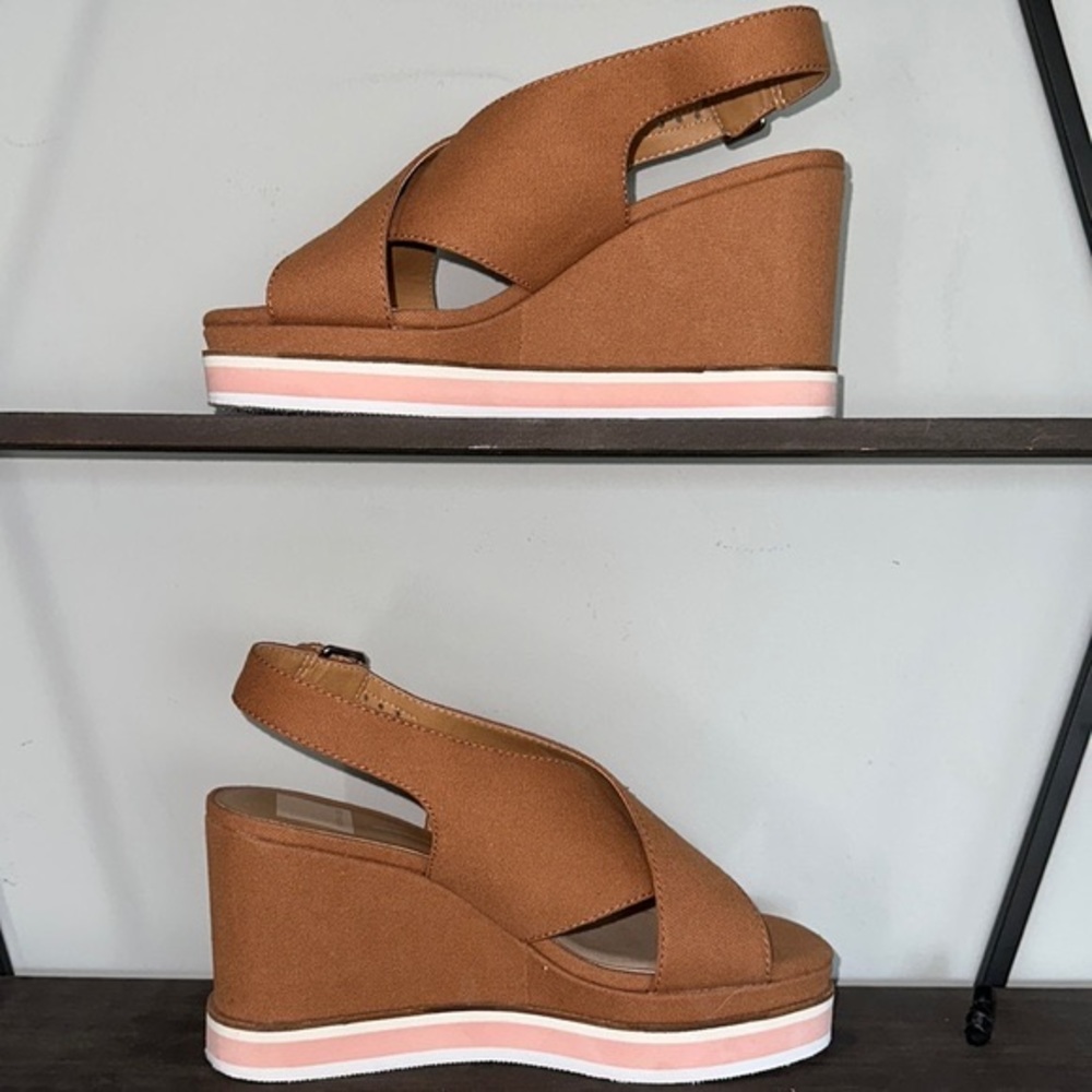 Dolce Vita Wedge Platform Sandal - Sz 8.5 - Canvas, adjustable strap, like new